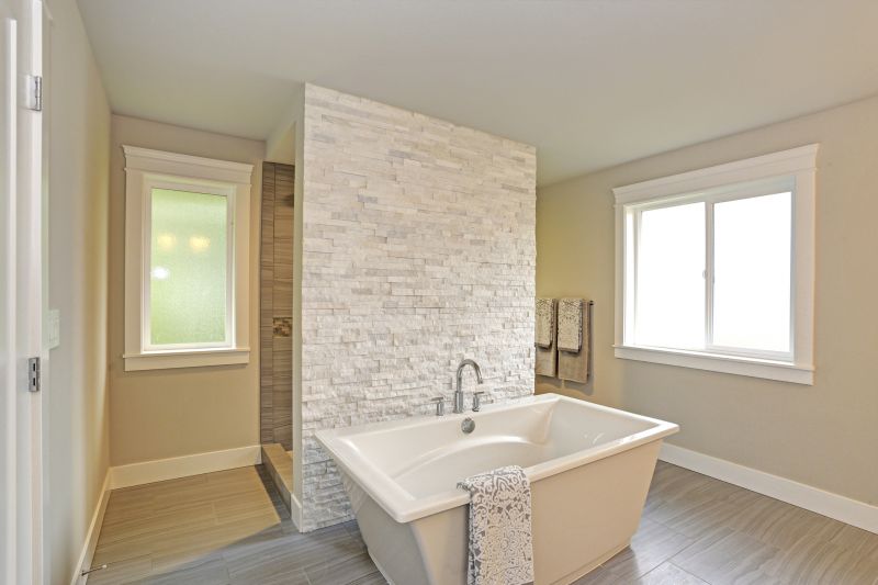 Traditional Alcove Tub