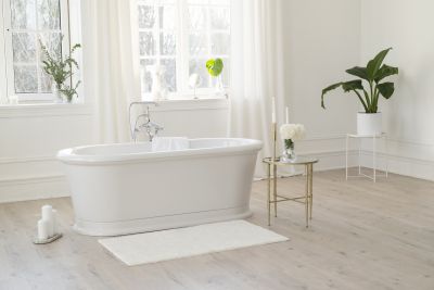 Compact Japanese Soaking Tub